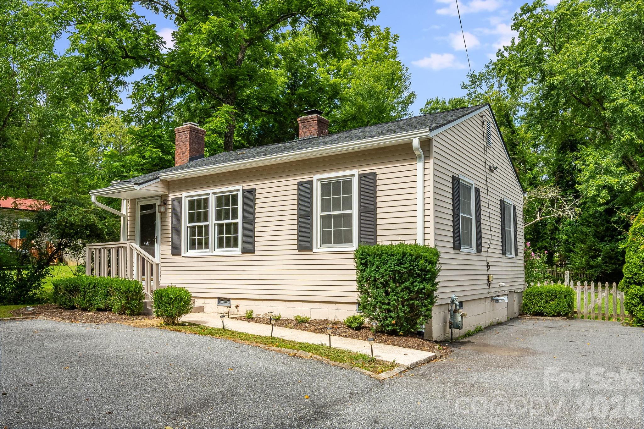 839 Kanuga Road Unit: 4