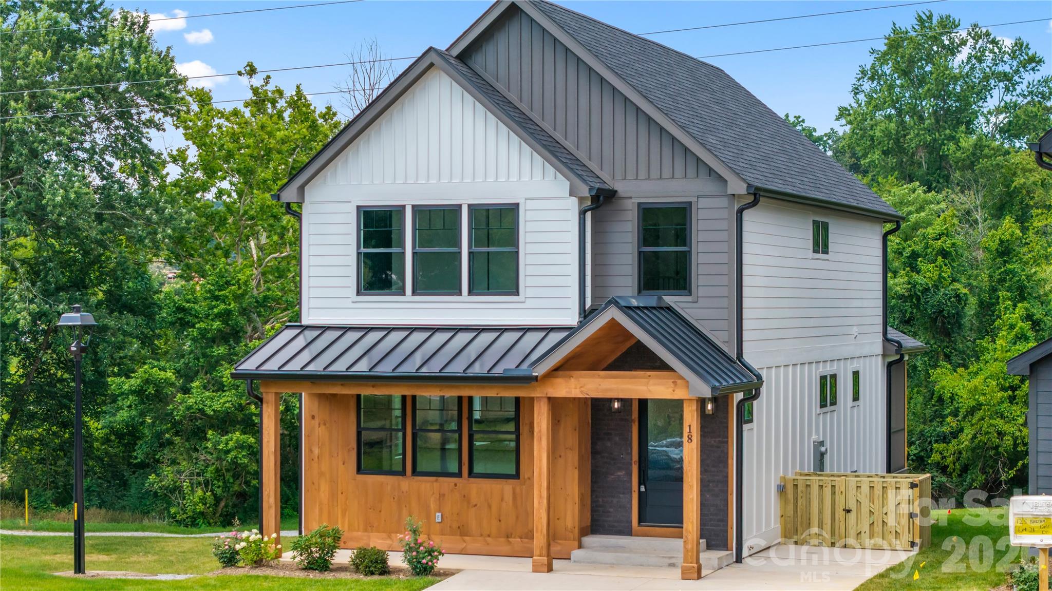 18 S Martha Kate Drive Unit: 22