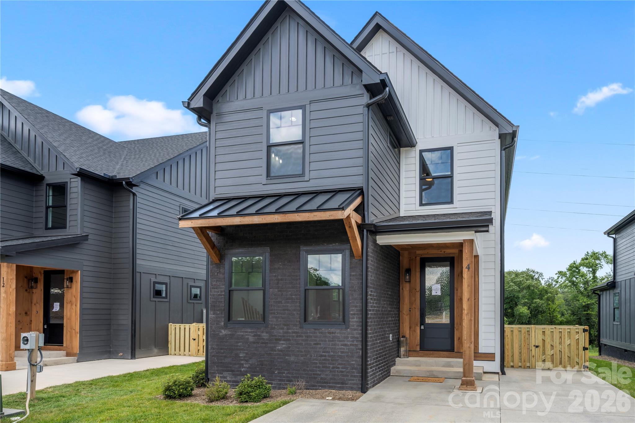 93 Martha Avenue Unit: 10