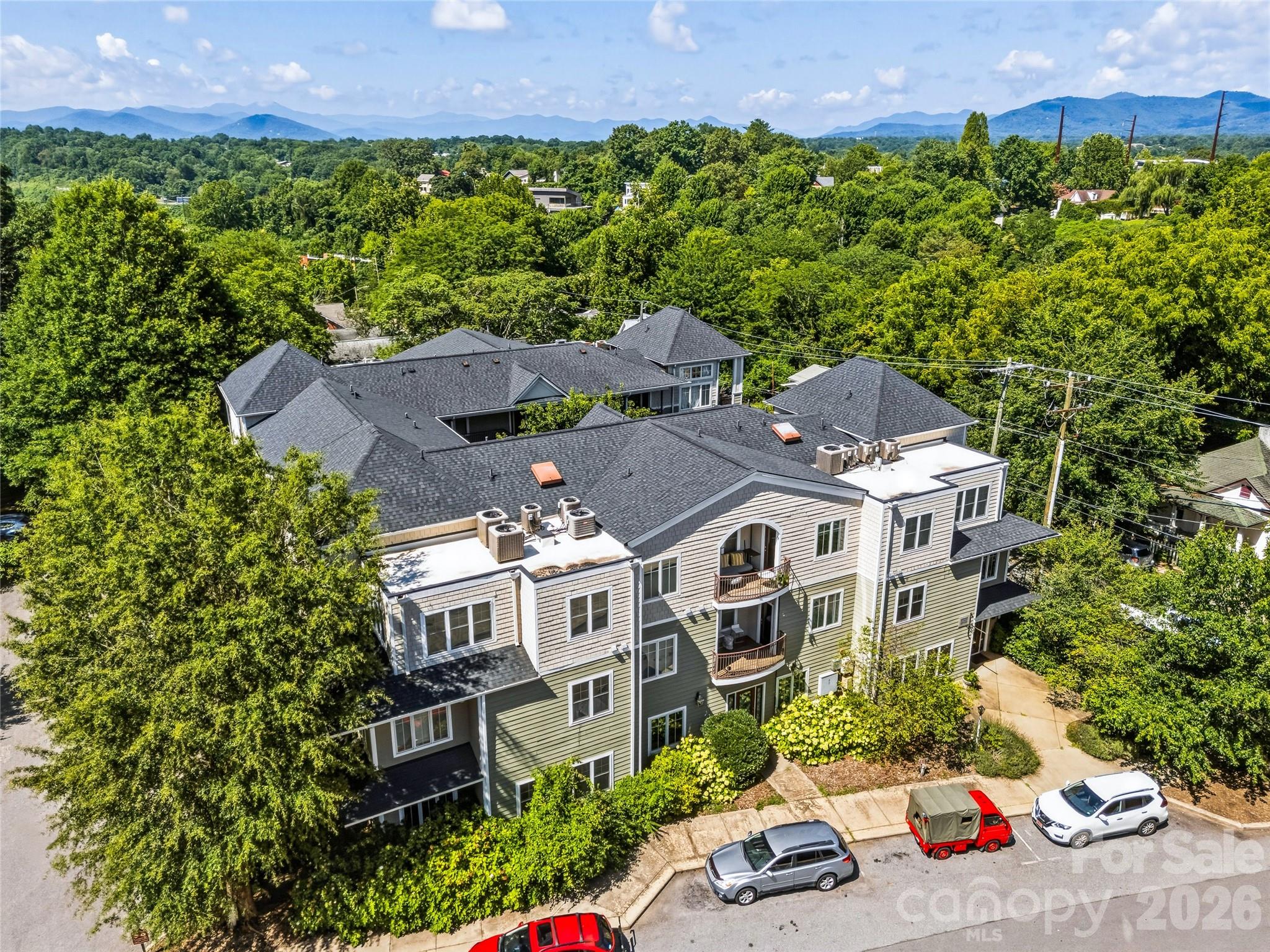 64 Clingman Avenue Unit: 101
