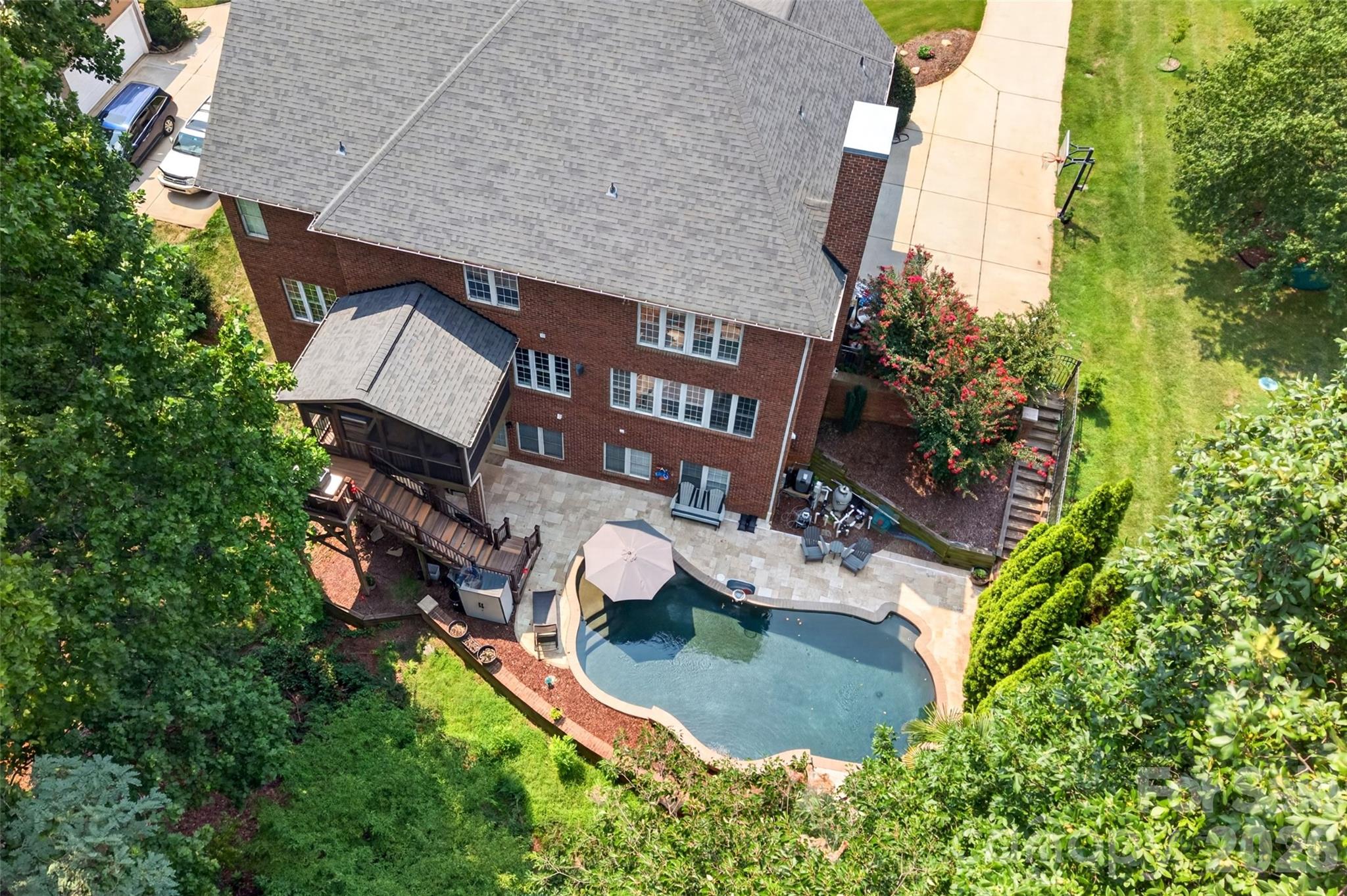 132 Parkside Lane