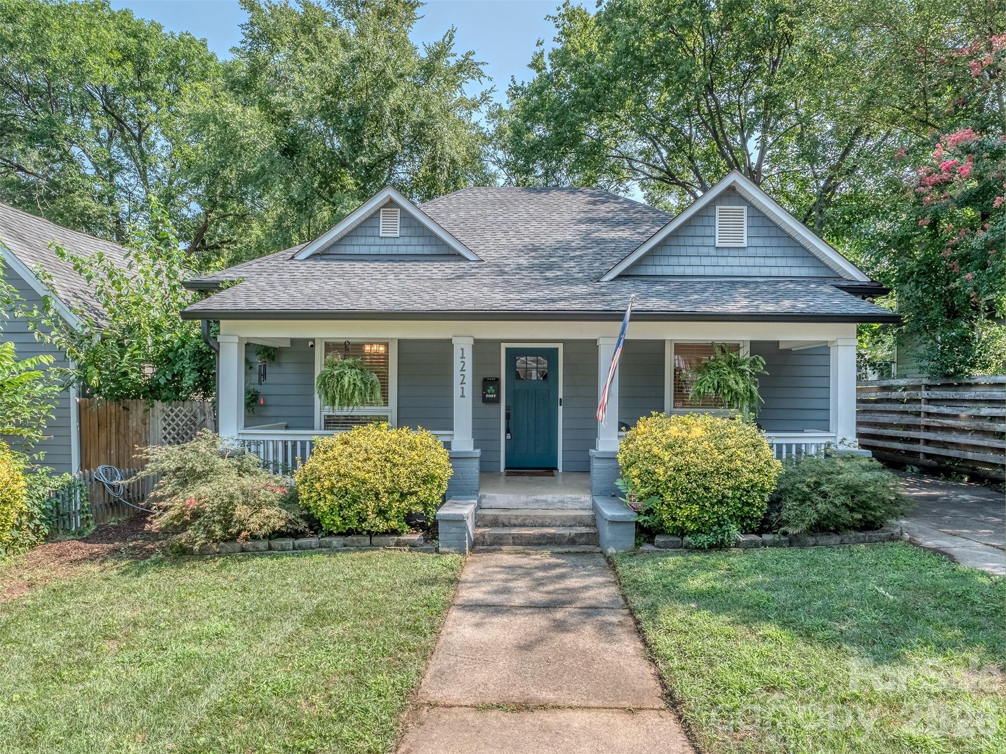 1221 Kennon Street