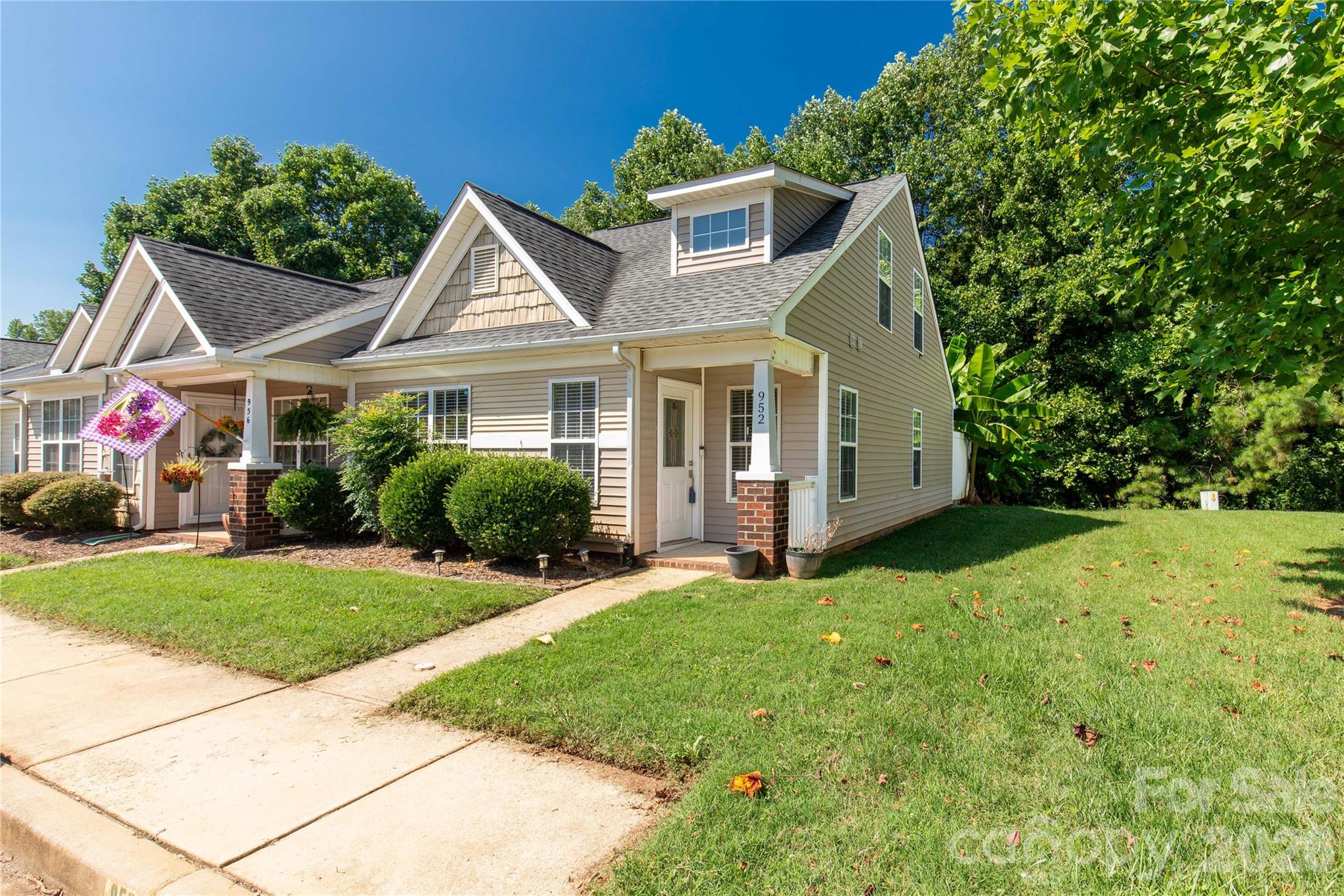 952 Olde Towne Way