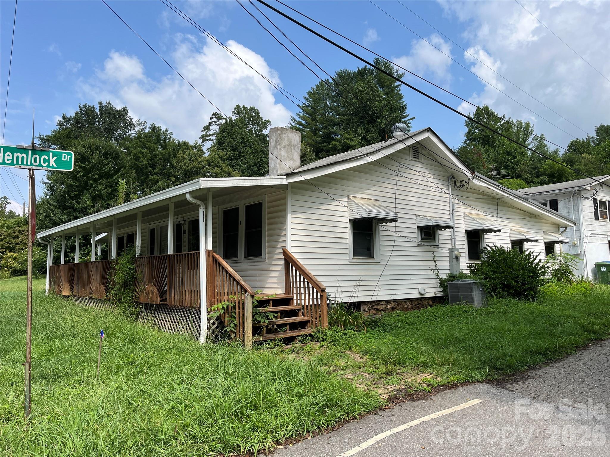 1721 Old Haywood Road