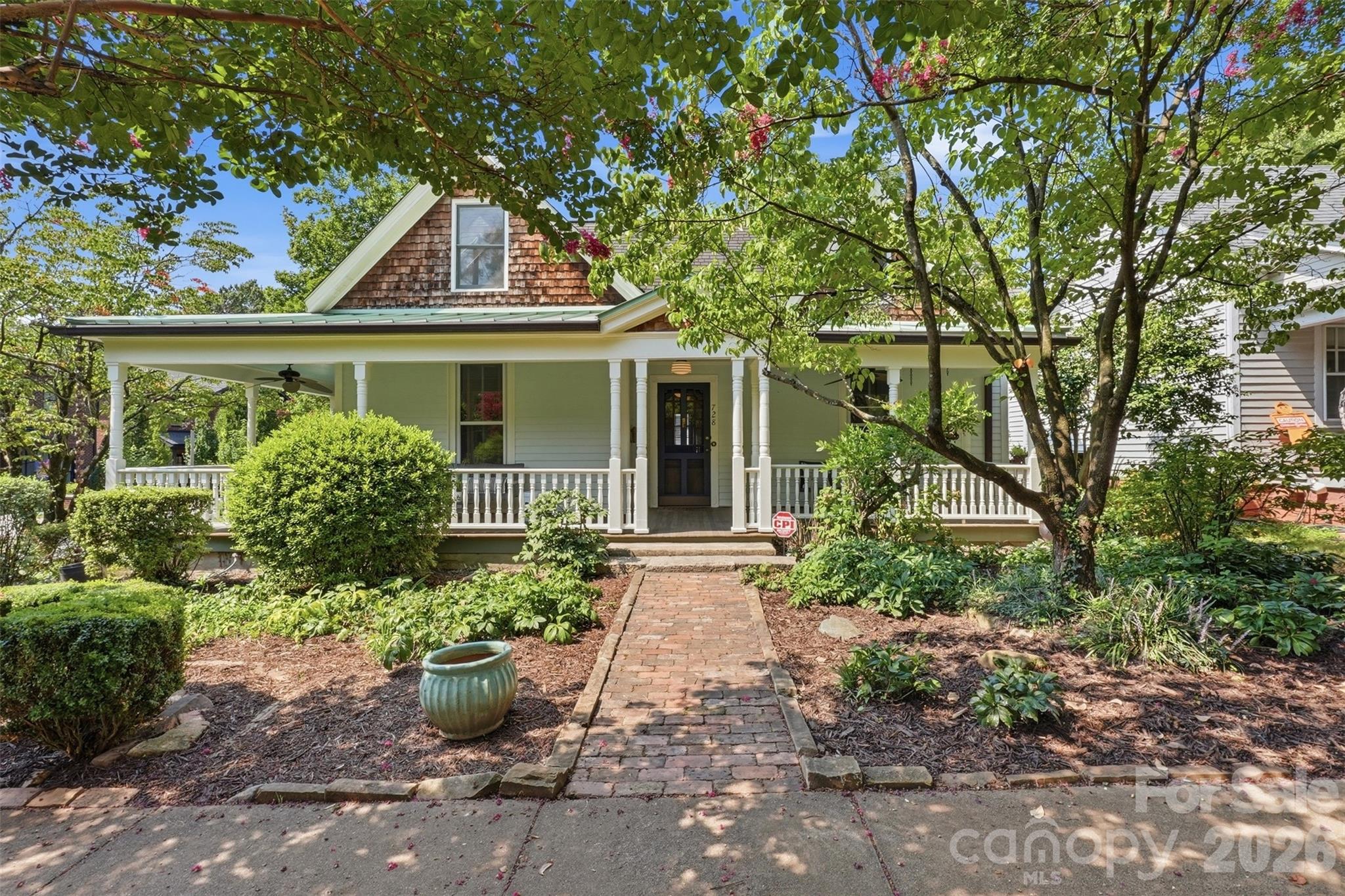 728 Lexington Avenue
