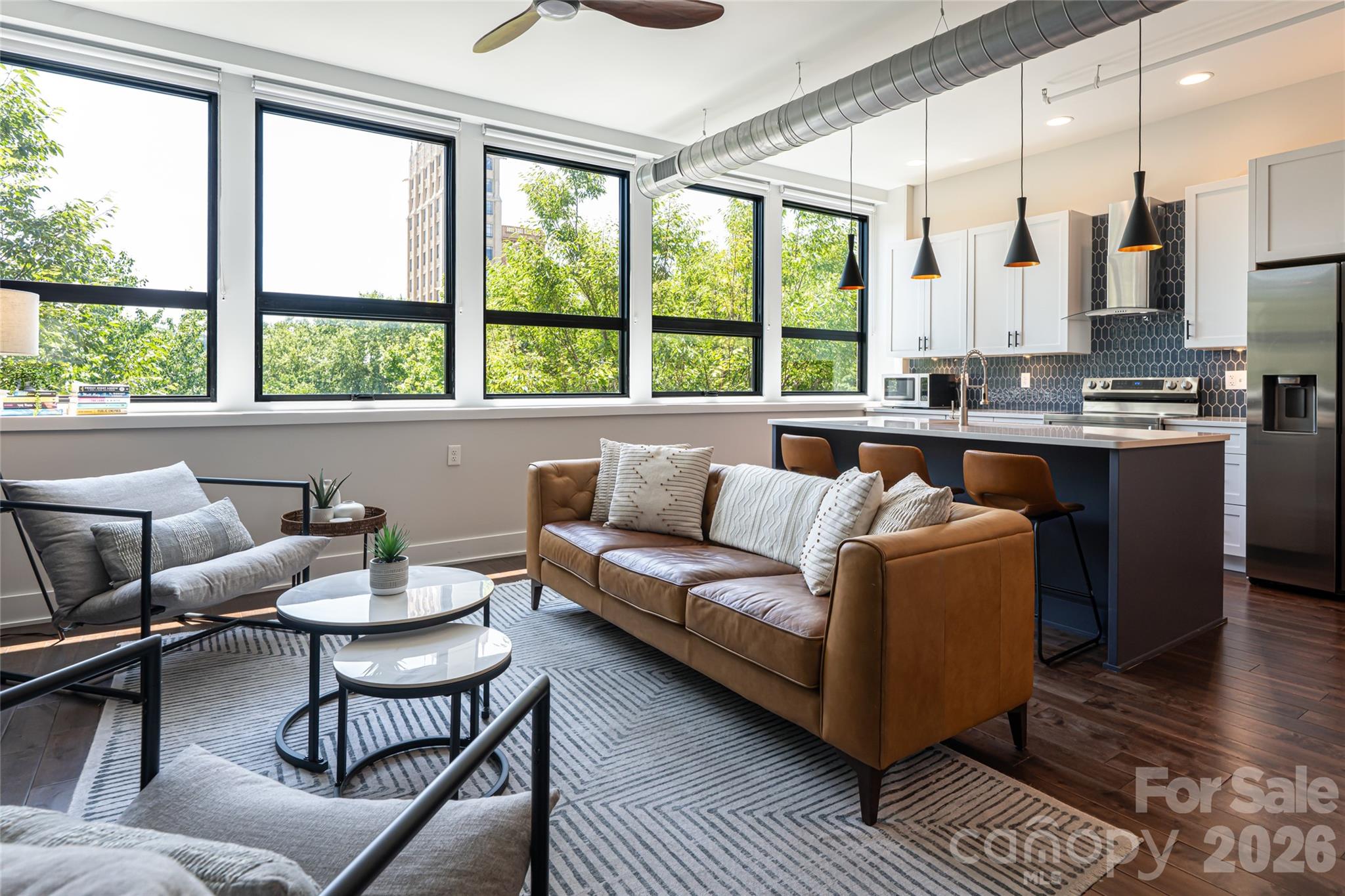 122 College Street Unit: 201