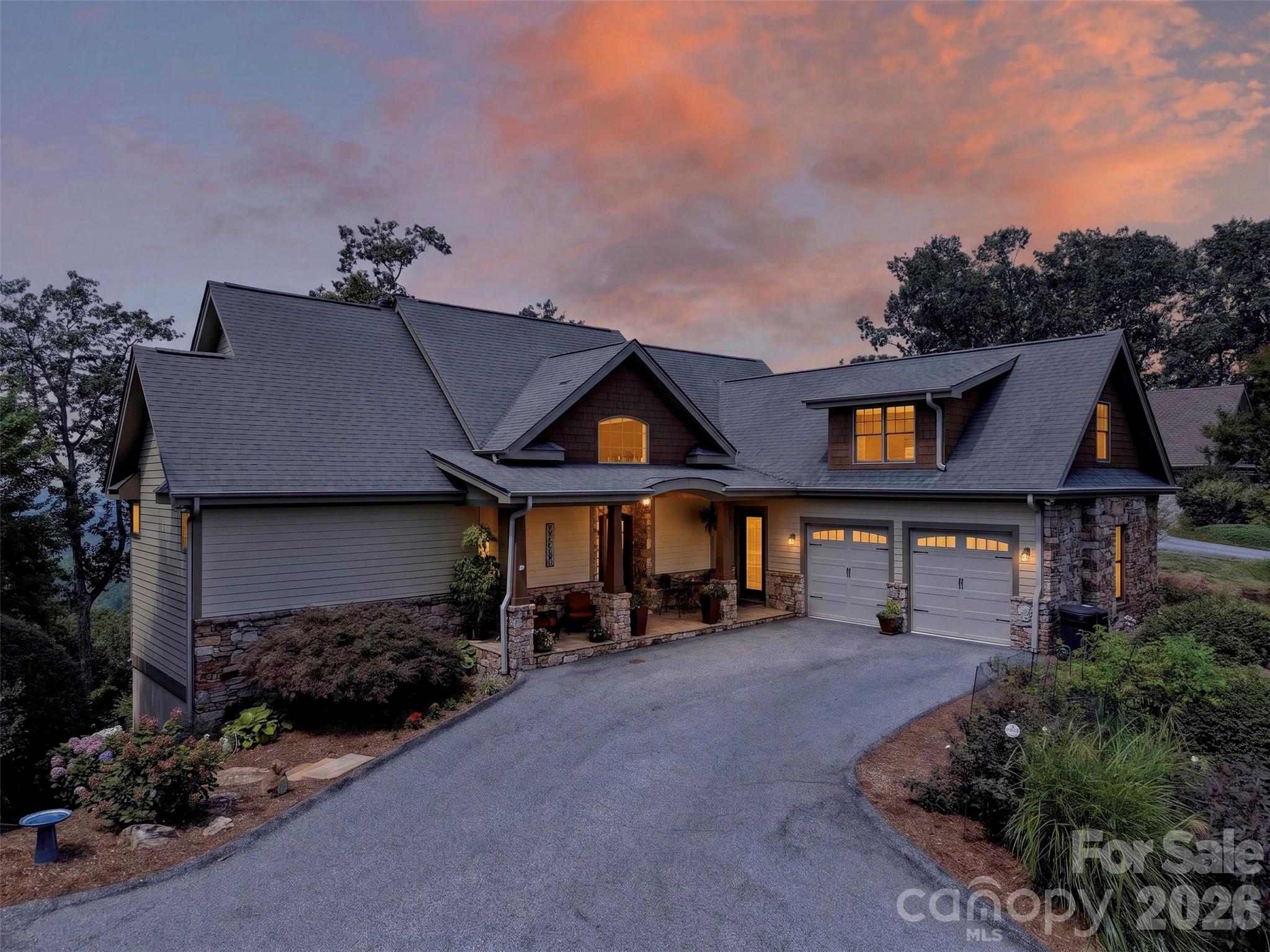 851 Sunlight Ridge Drive