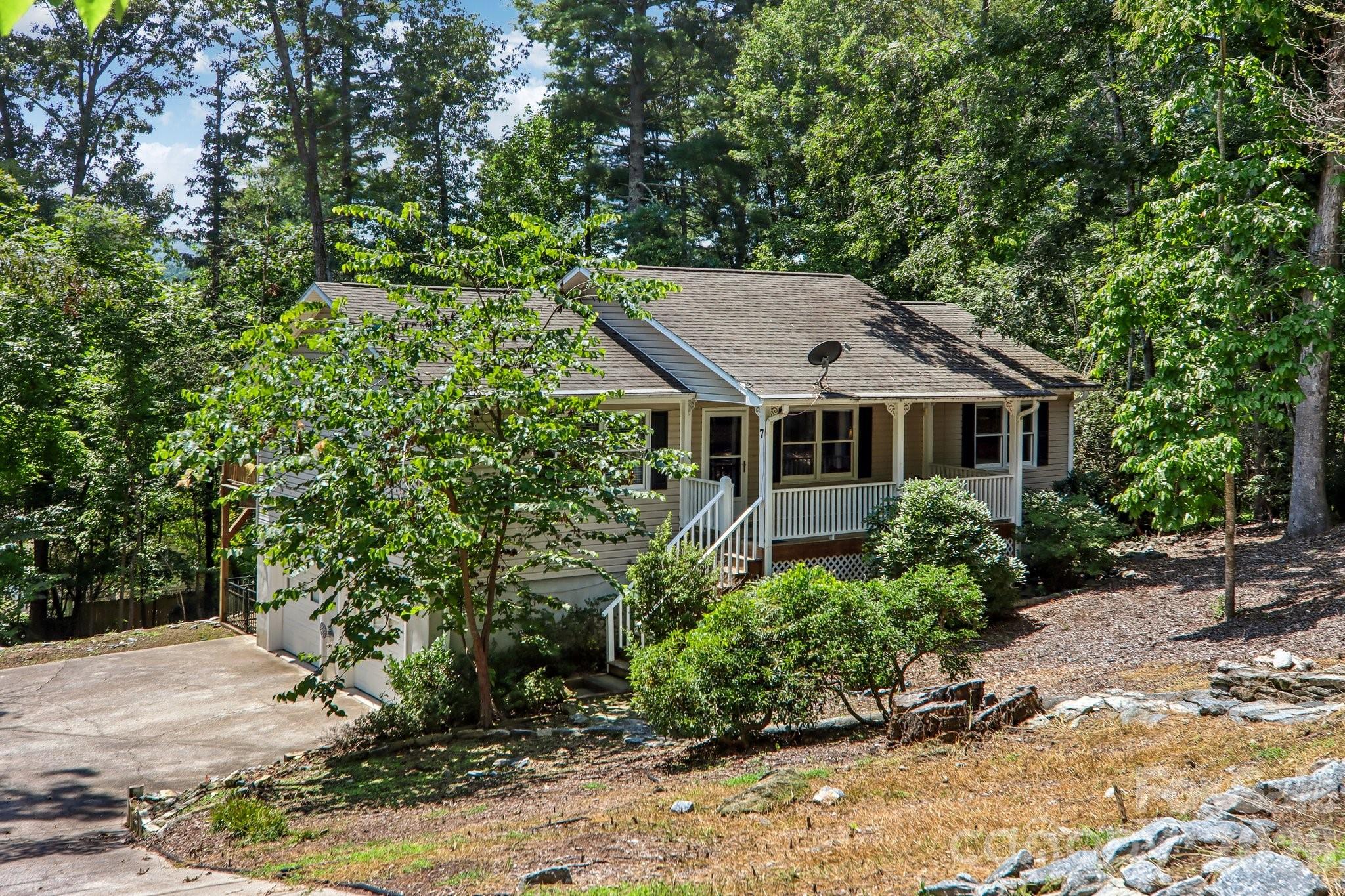 7 Maple Leaf Drive