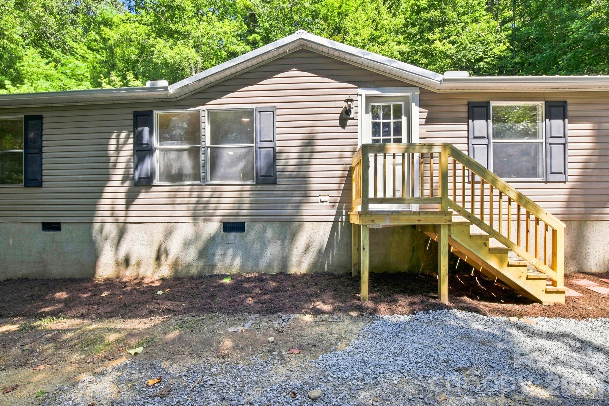 190 Pinewood Knoll Drive