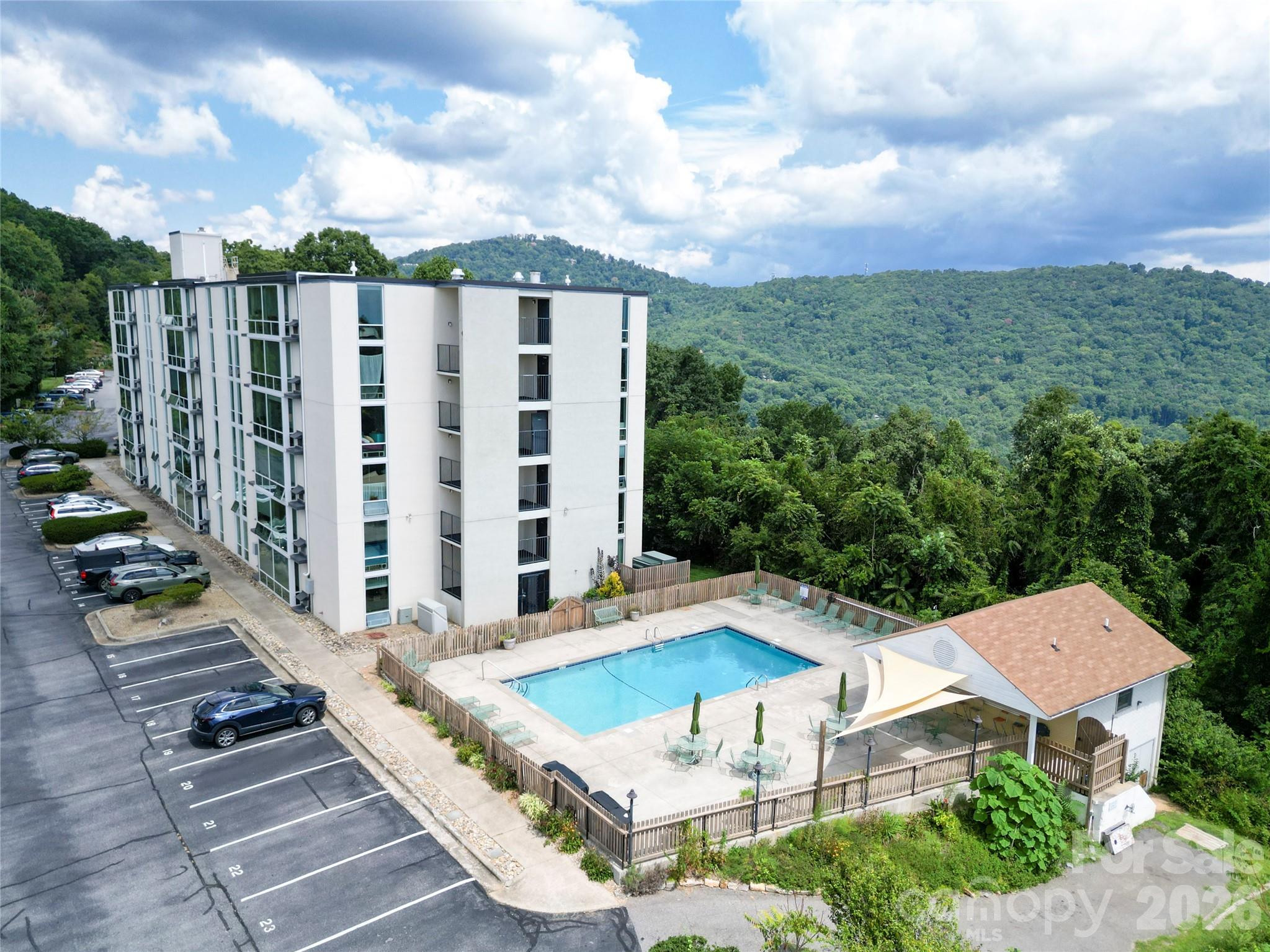 647 Town Mountain Road Unit: 211