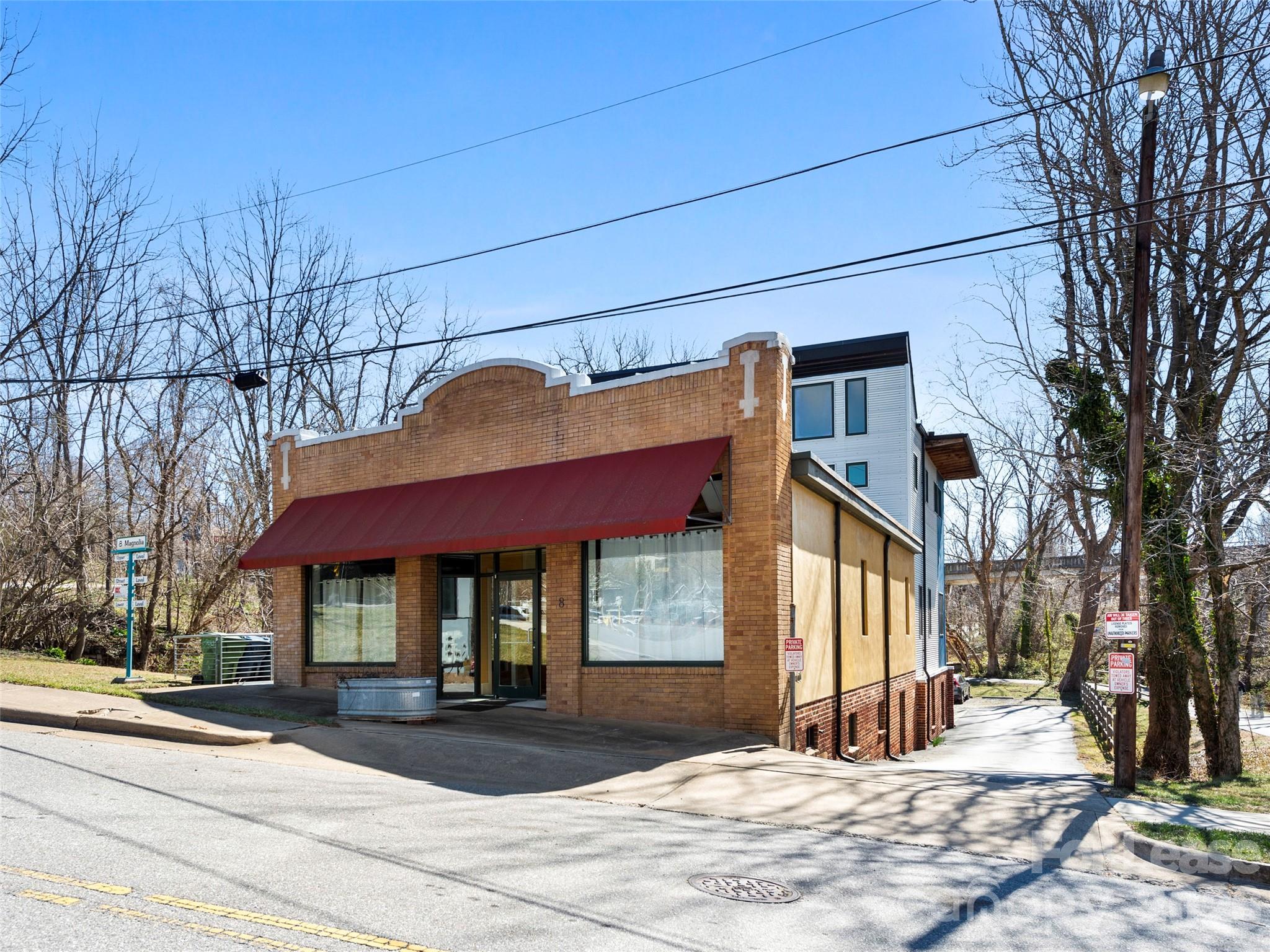 8 Magnolia Avenue