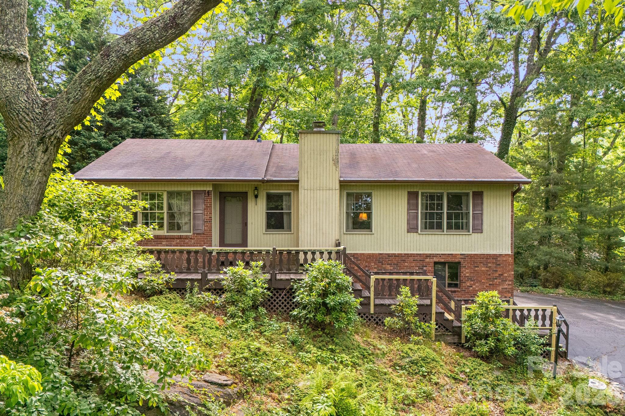 636 Goldview Drive