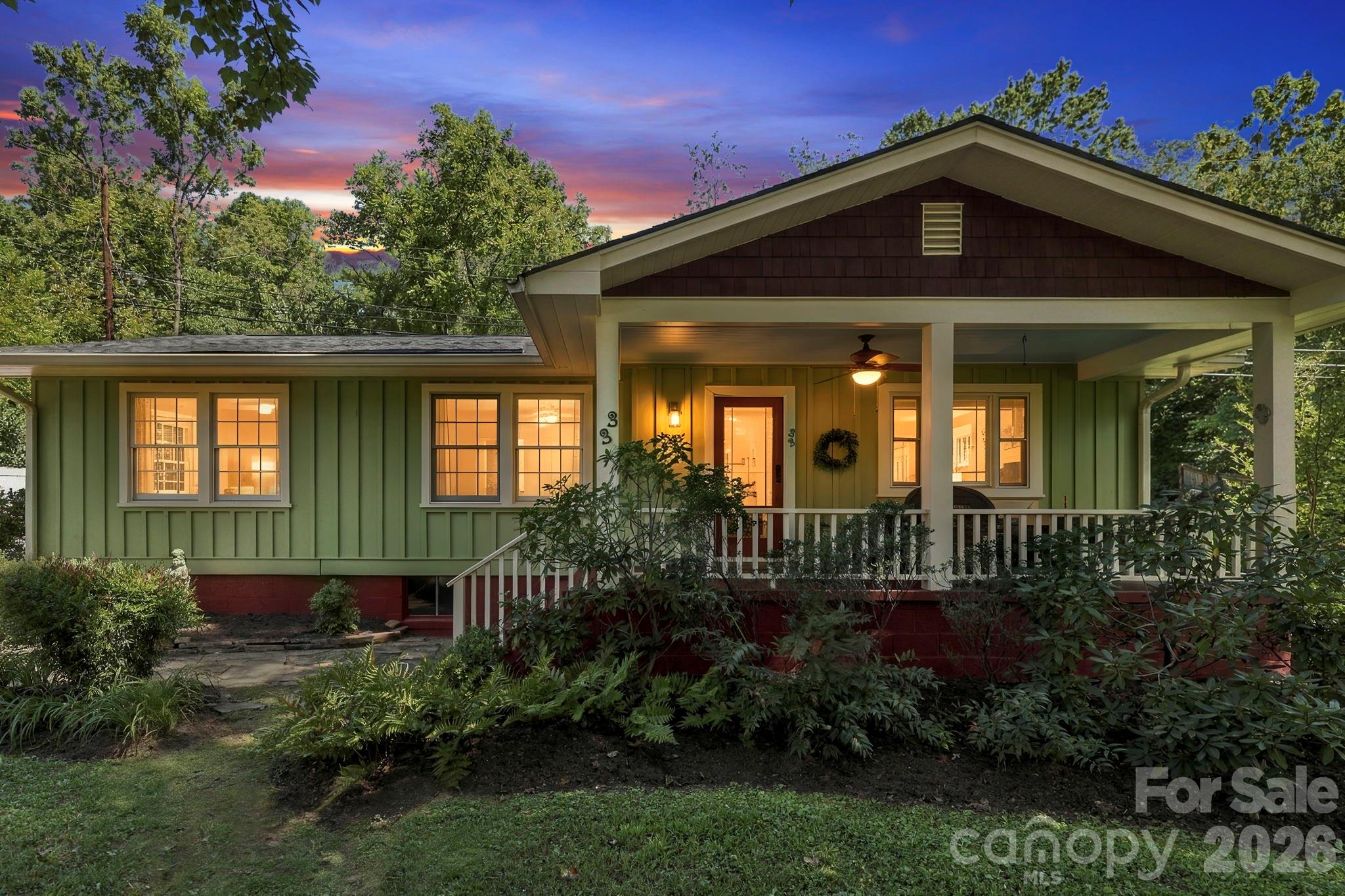 33 Pinecroft Road
