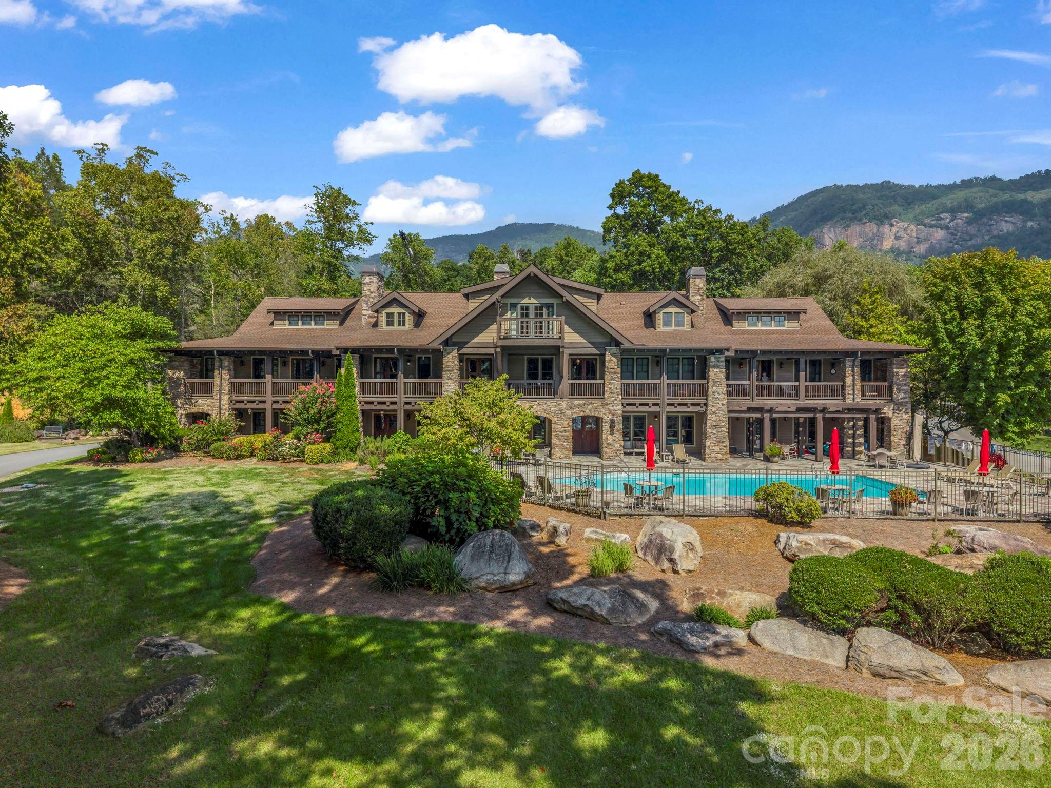 121 Firefly Cove Unit: 204