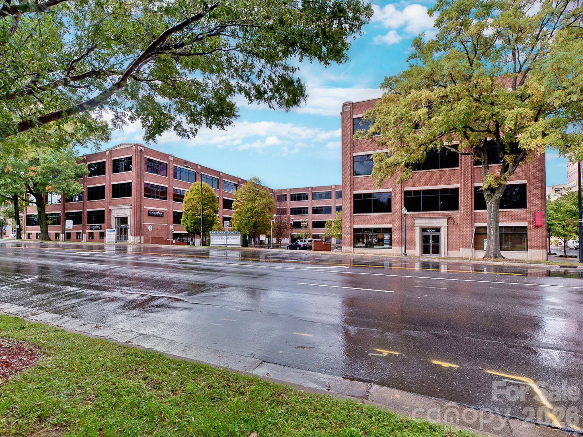 310 Arlington Avenue Unit: 418