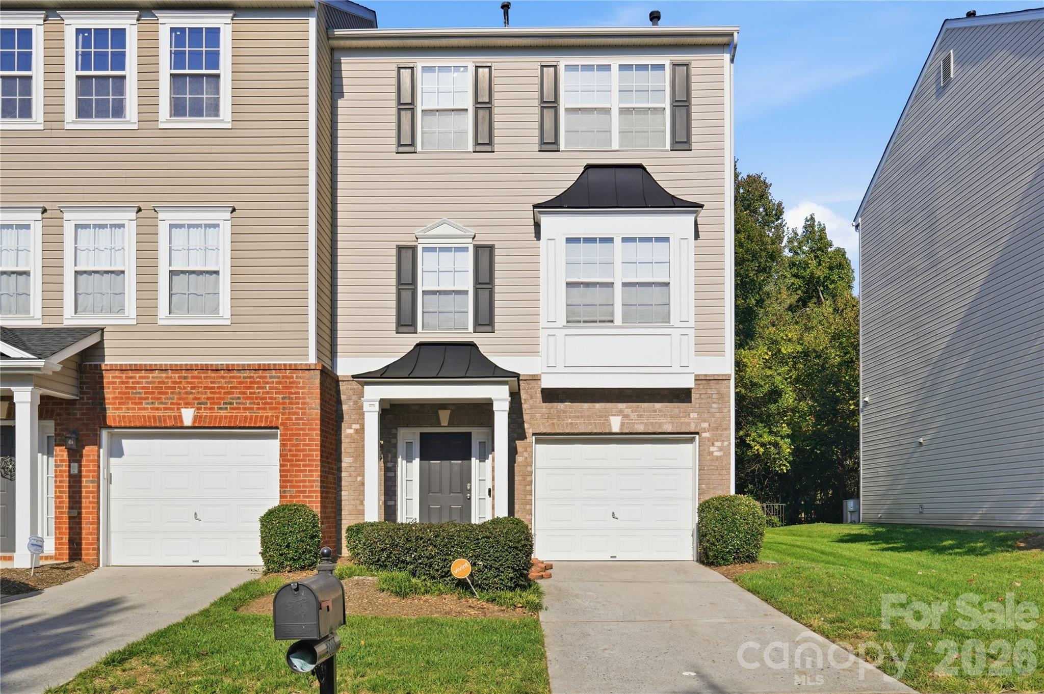 9808 Walkers Glen Drive NW