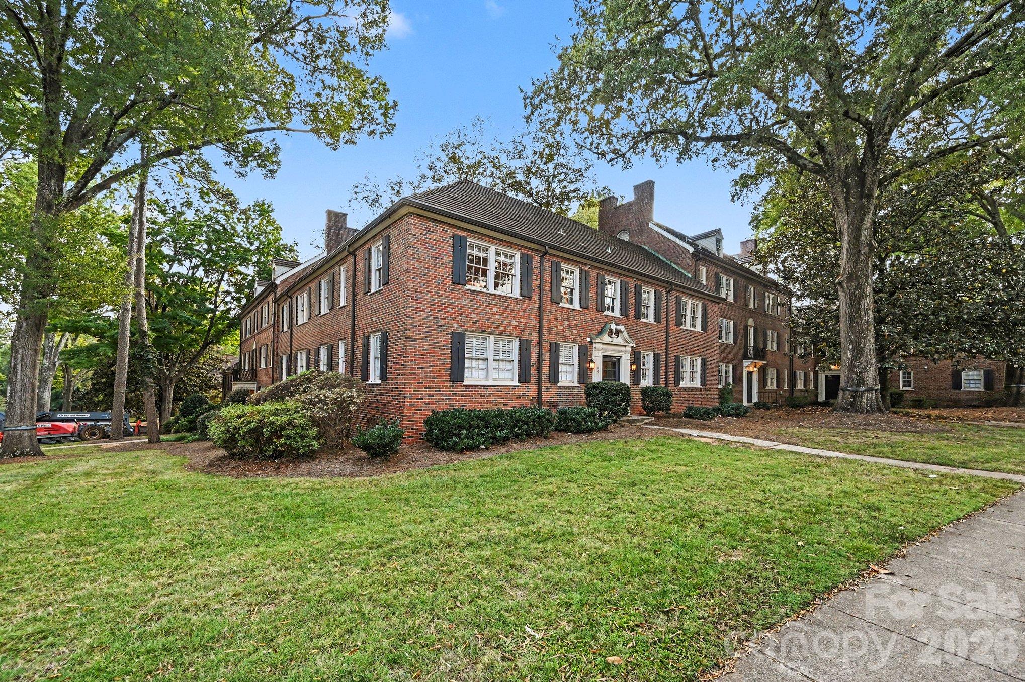 101 S Laurel Avenue Unit 72b