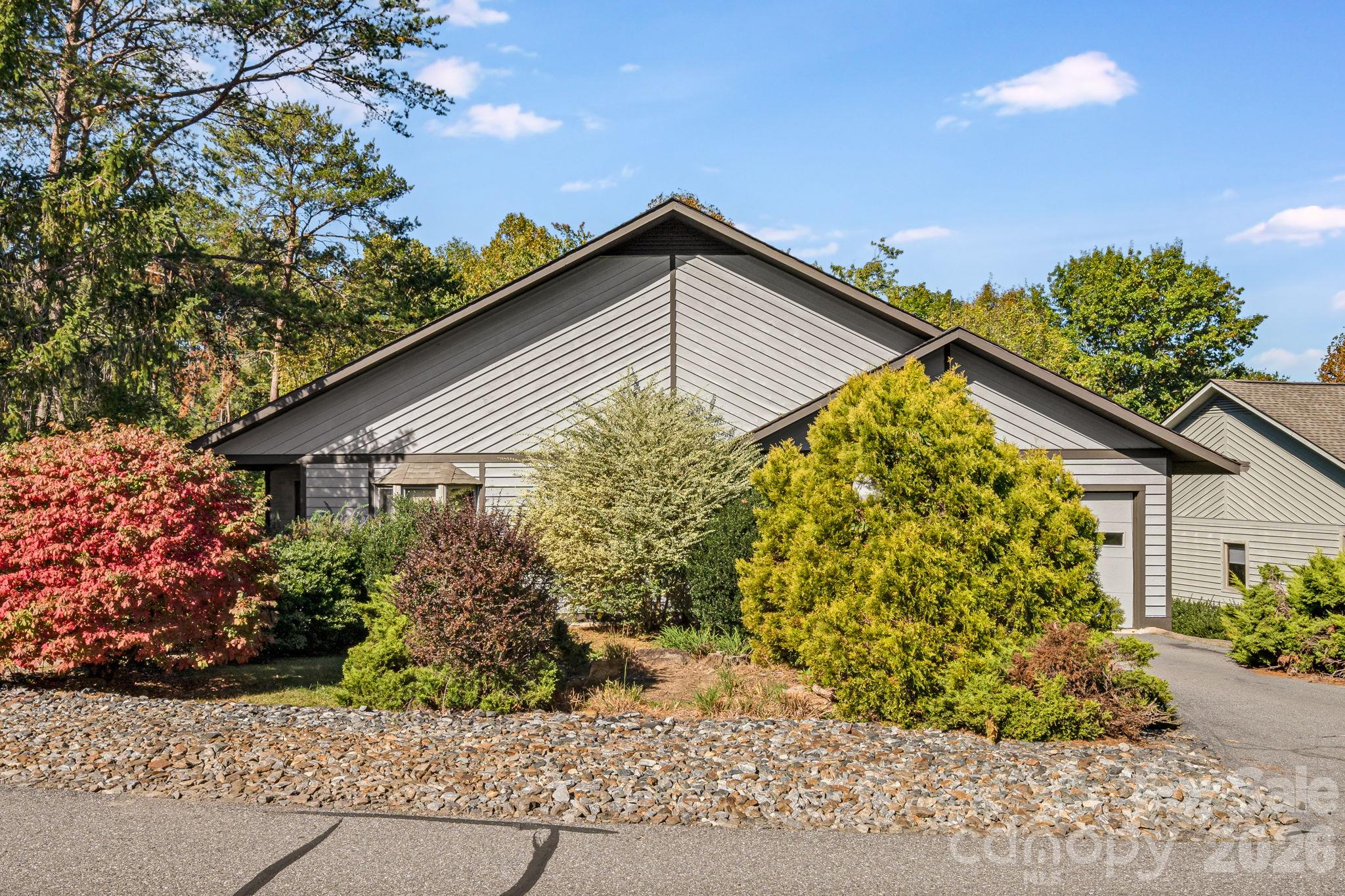 8 Zachary Ridge Road