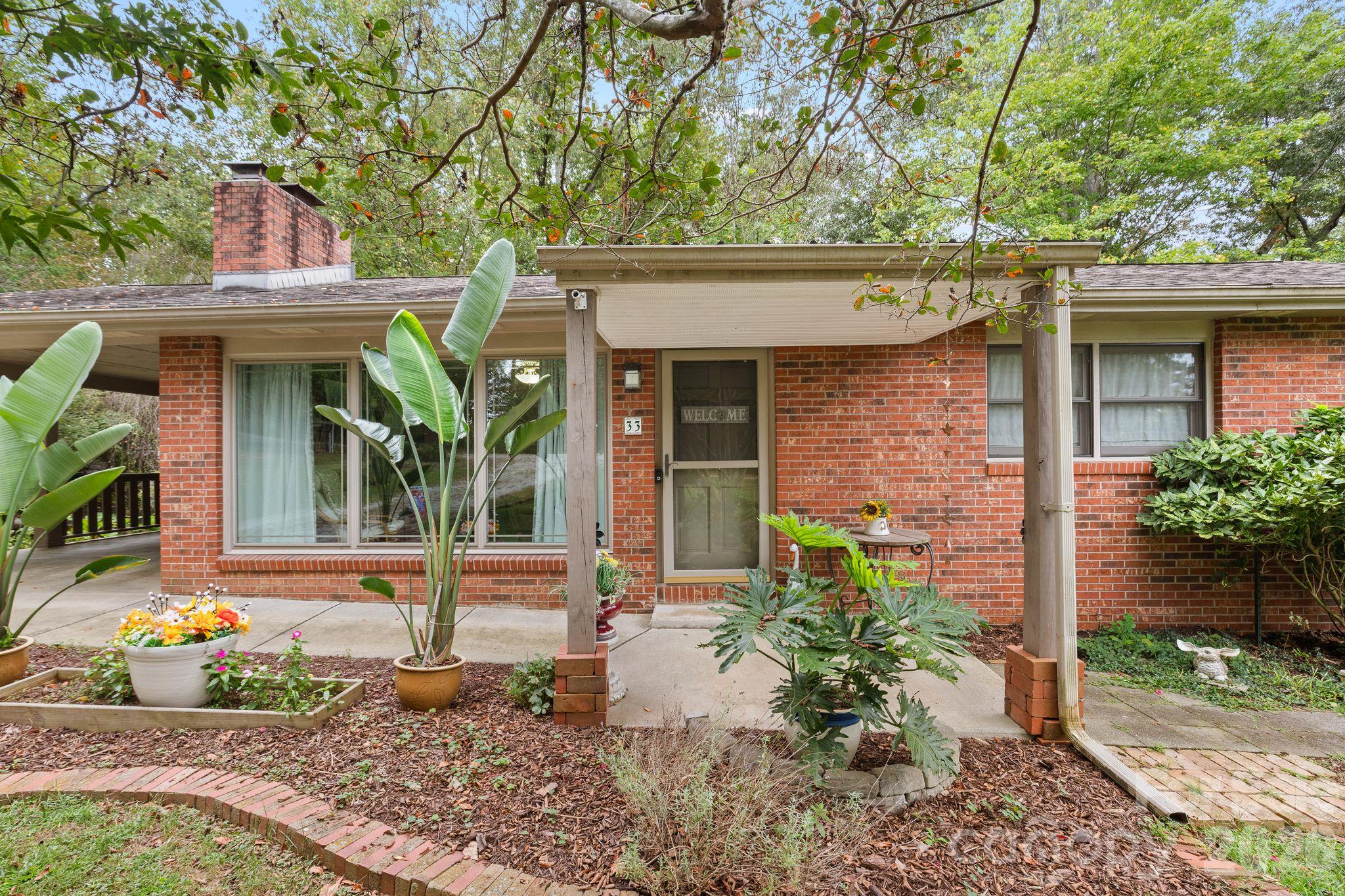33 & 34 Grandview Court