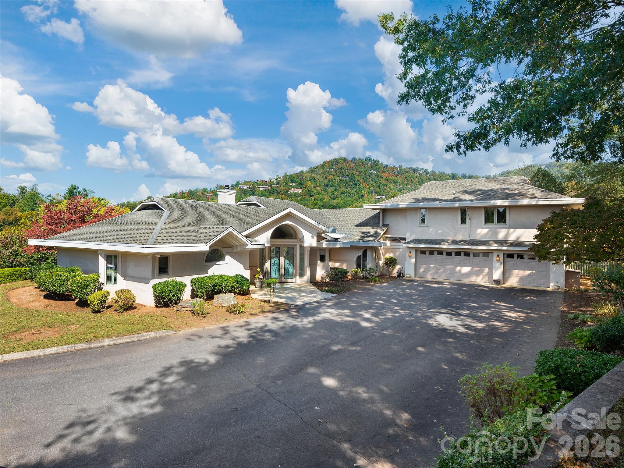 4 Oxford Court