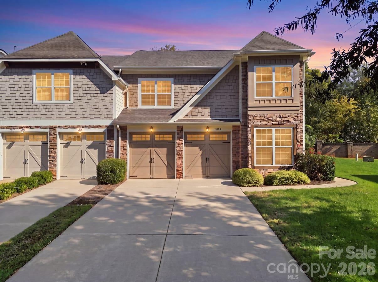 8424 Loxton Circle