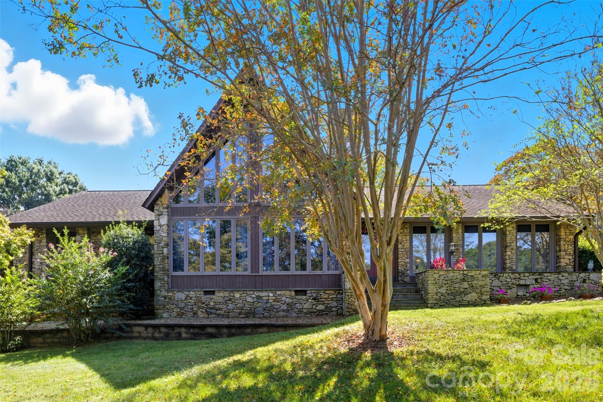 1515 Heatherloch Drive