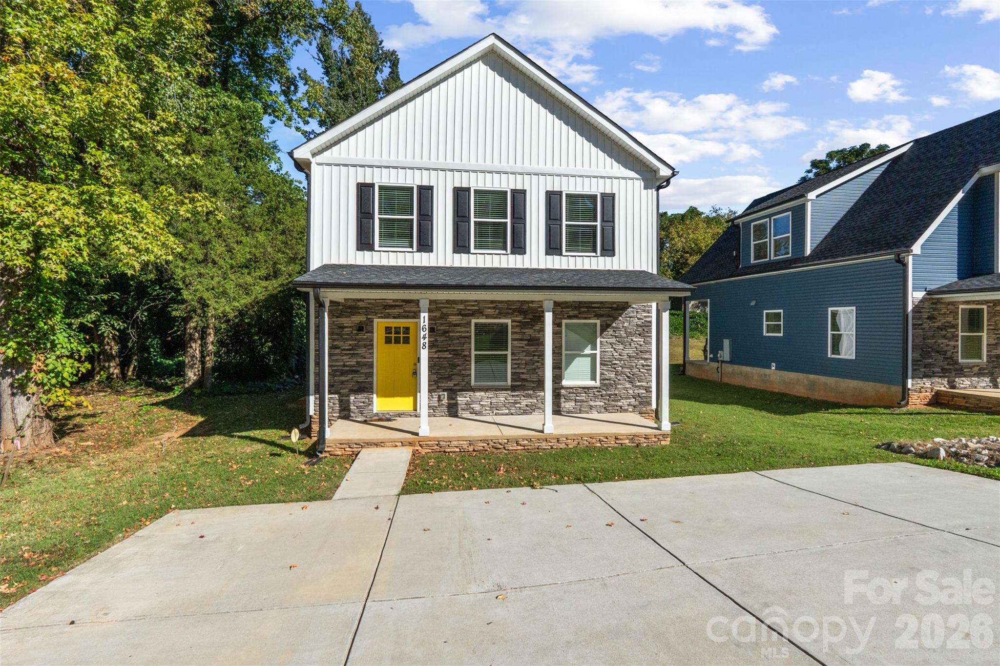 1648 Main Street W