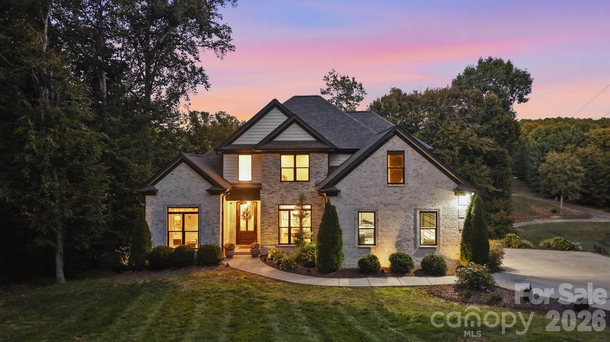 647 Victoria Lane