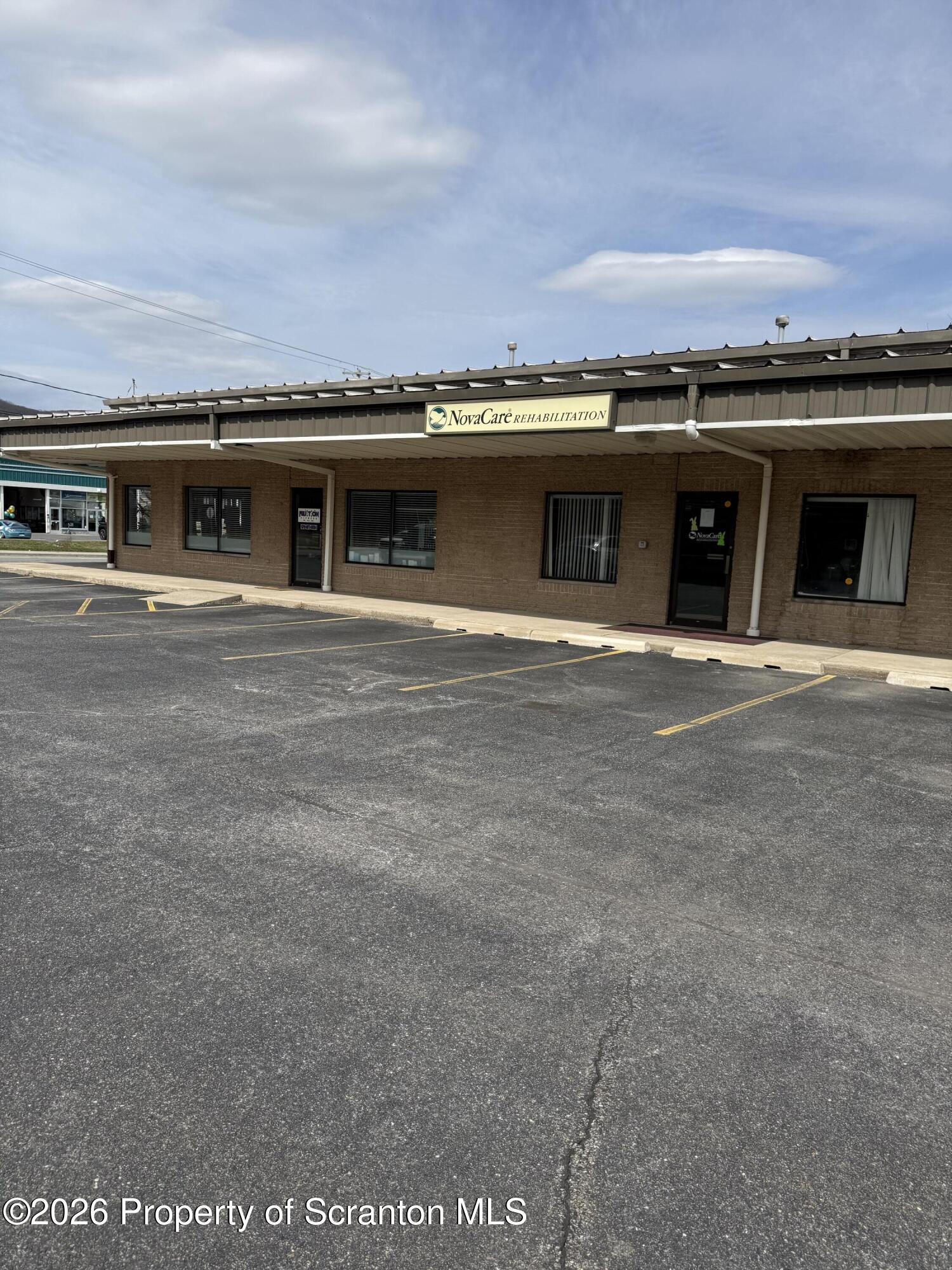1332 Main St, Dickson City, PA 18519