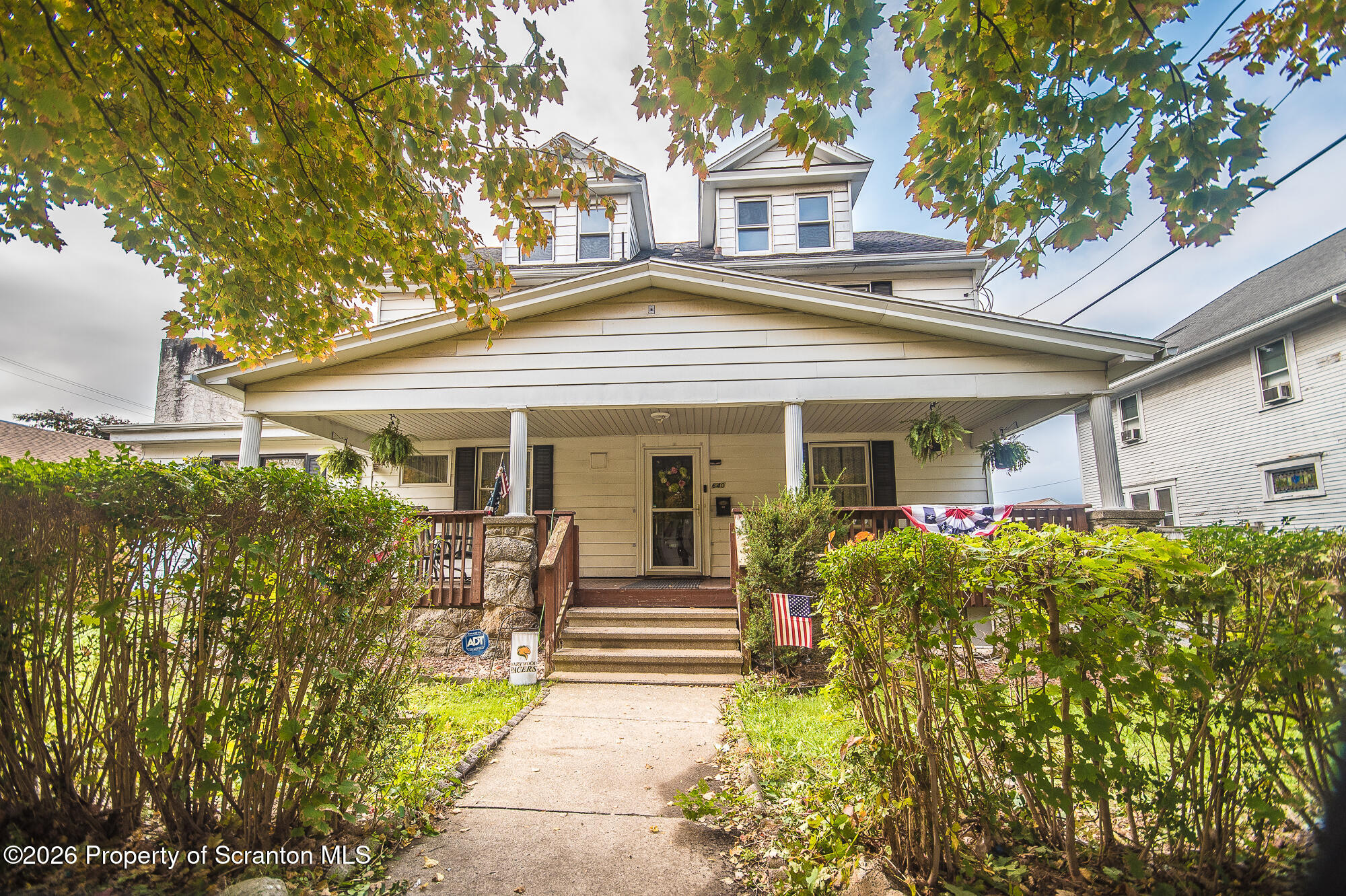 640 E Locust Street