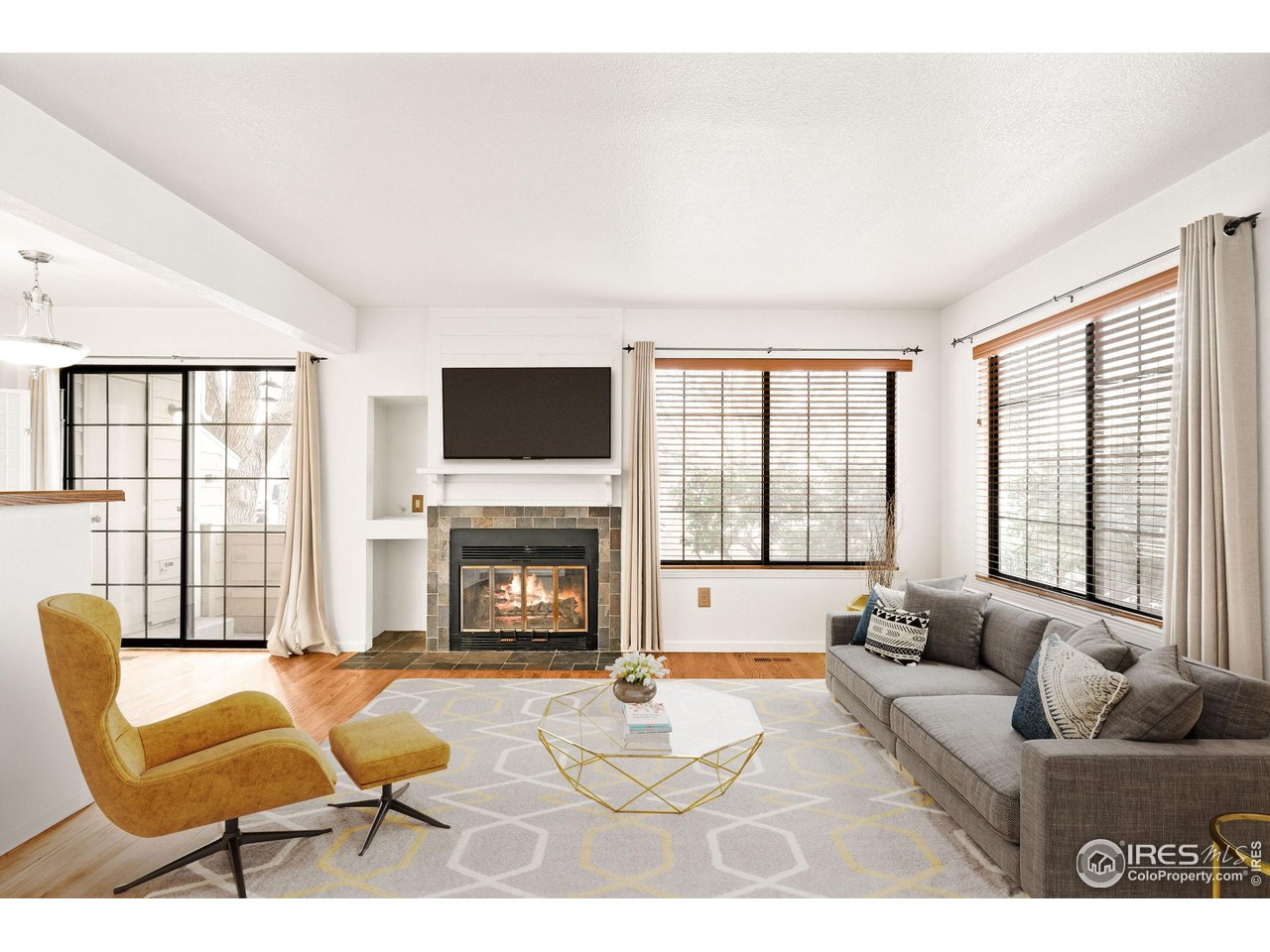 4819 White Rock Cir C