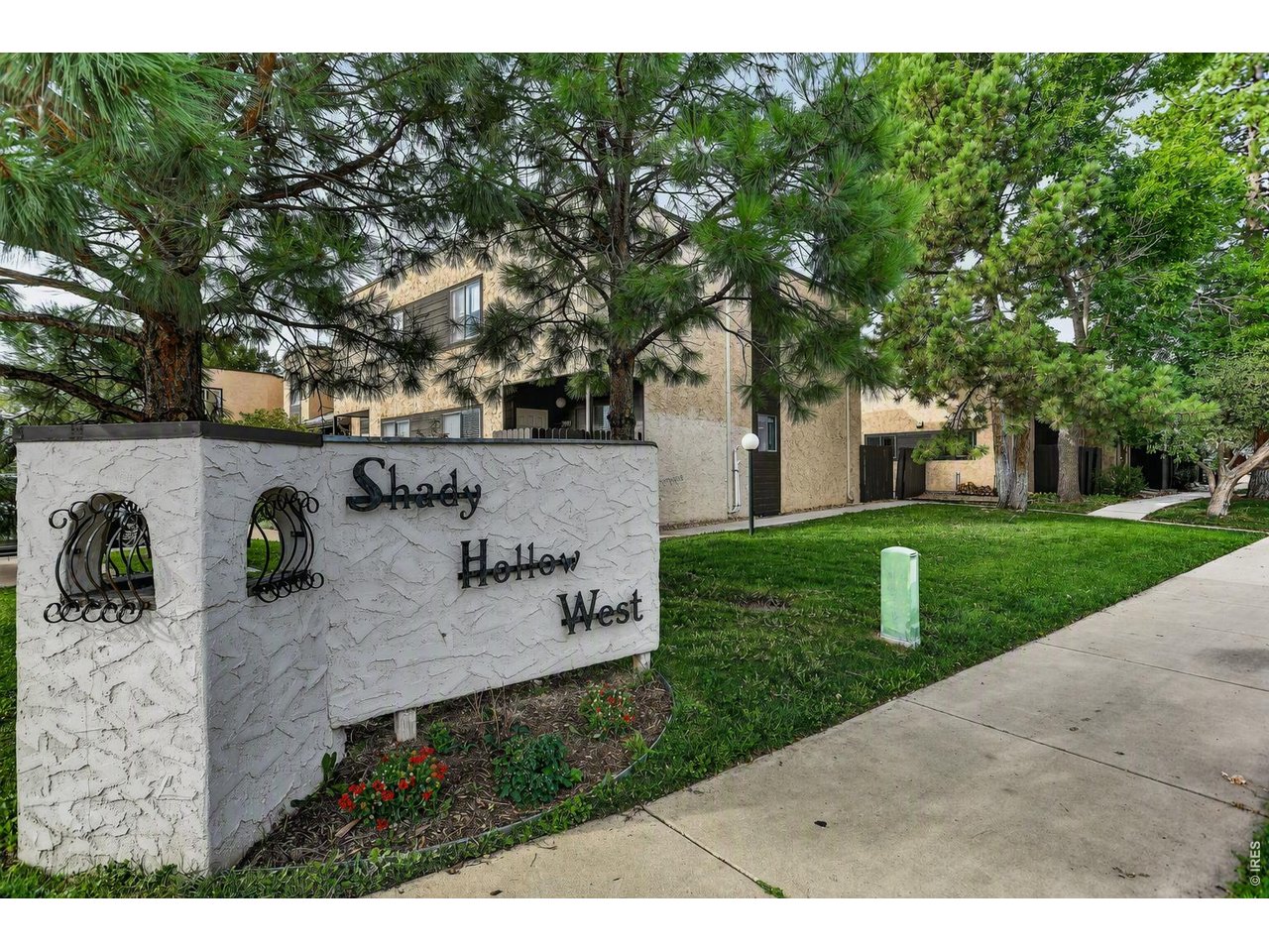 2996 Shady Holw W
