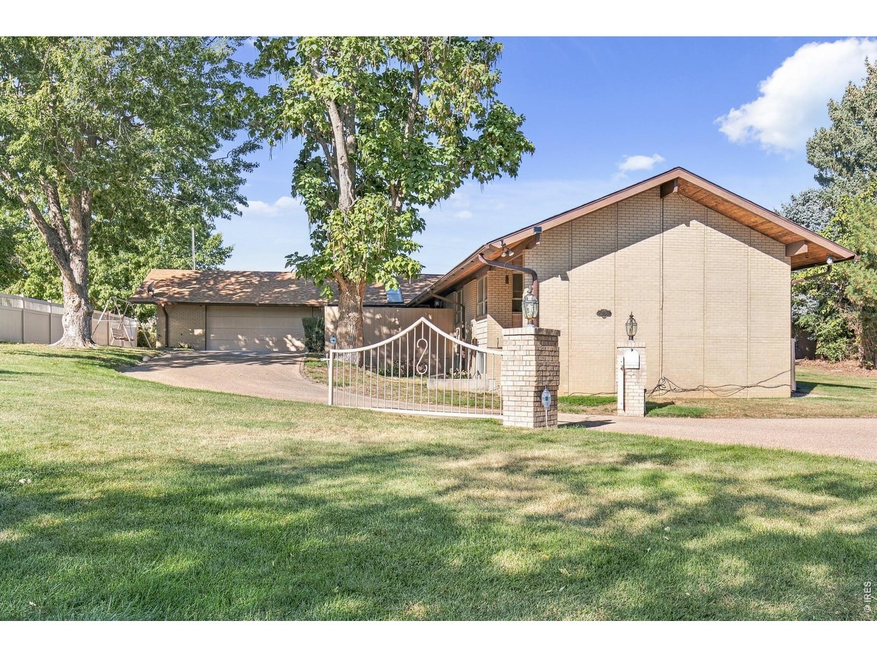 2155 Glenfair Dr