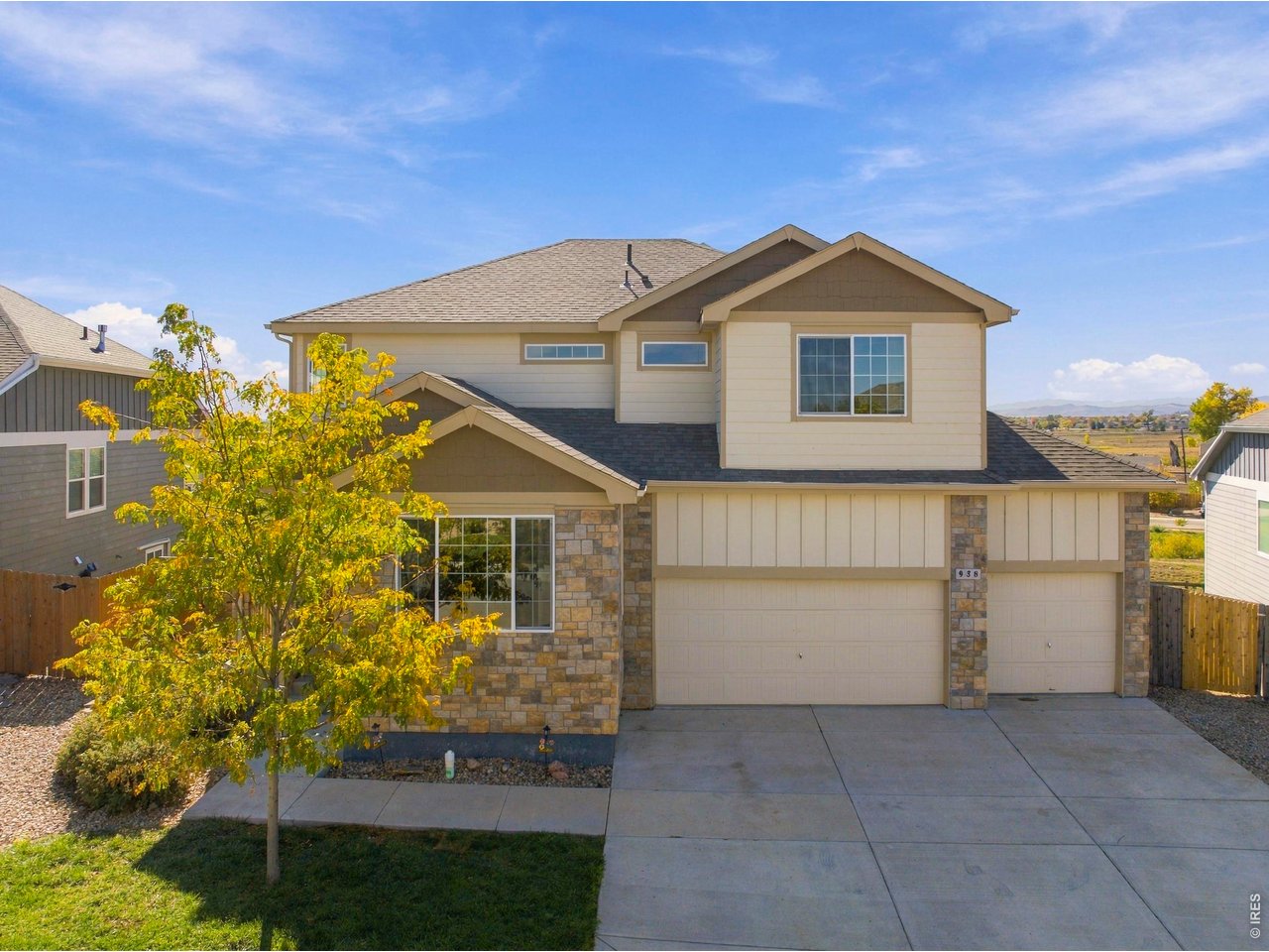 938 Highline Dr
