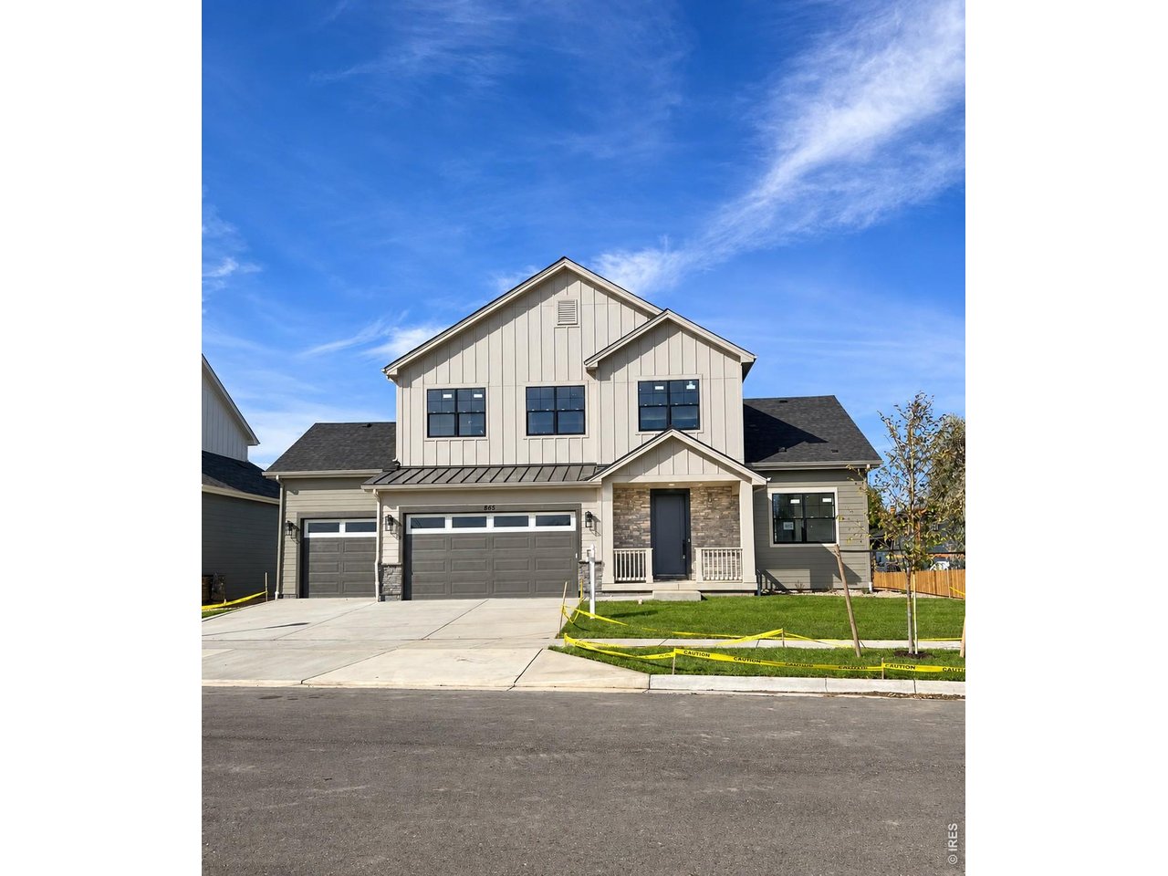 865 Peakview Pl
