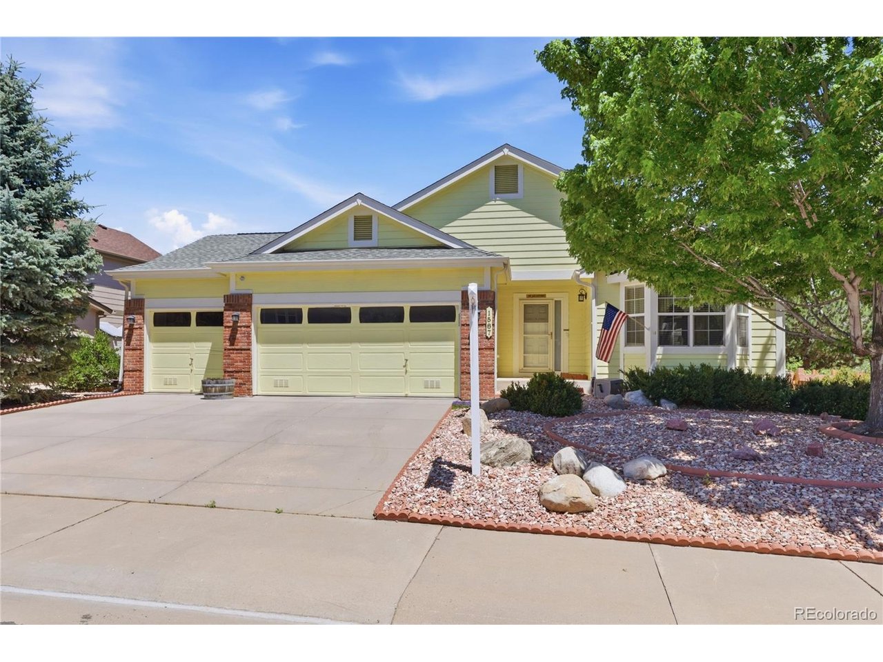 1587 Rosemary Ct