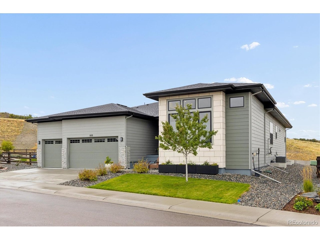553 Scrubjay Cir