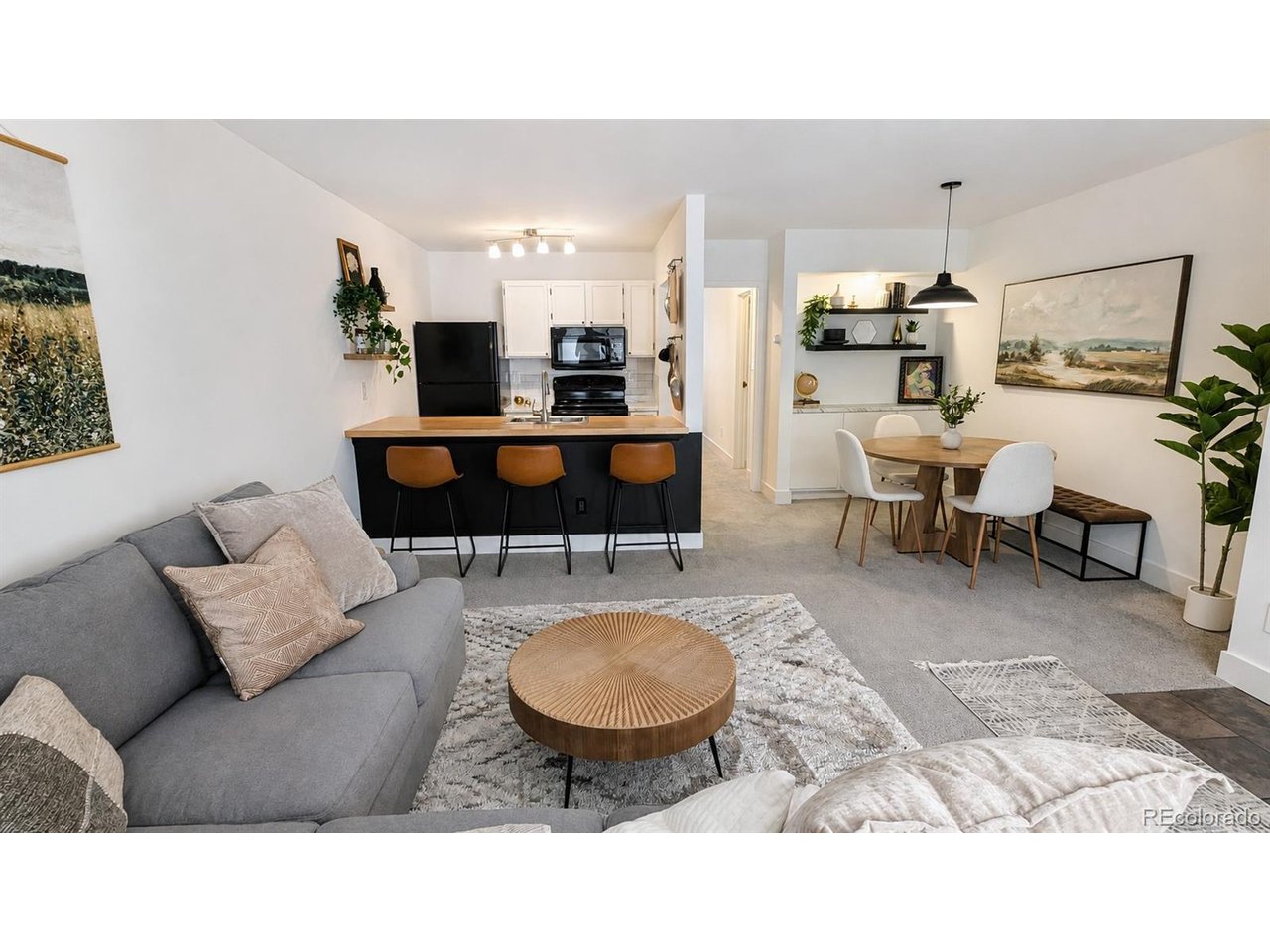 532 Oakwood Dr D103