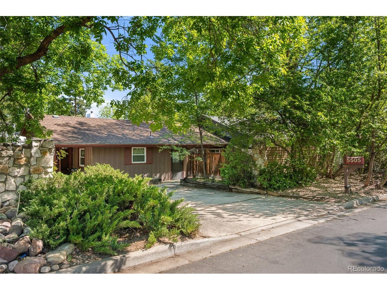 5505 Racquet Ct