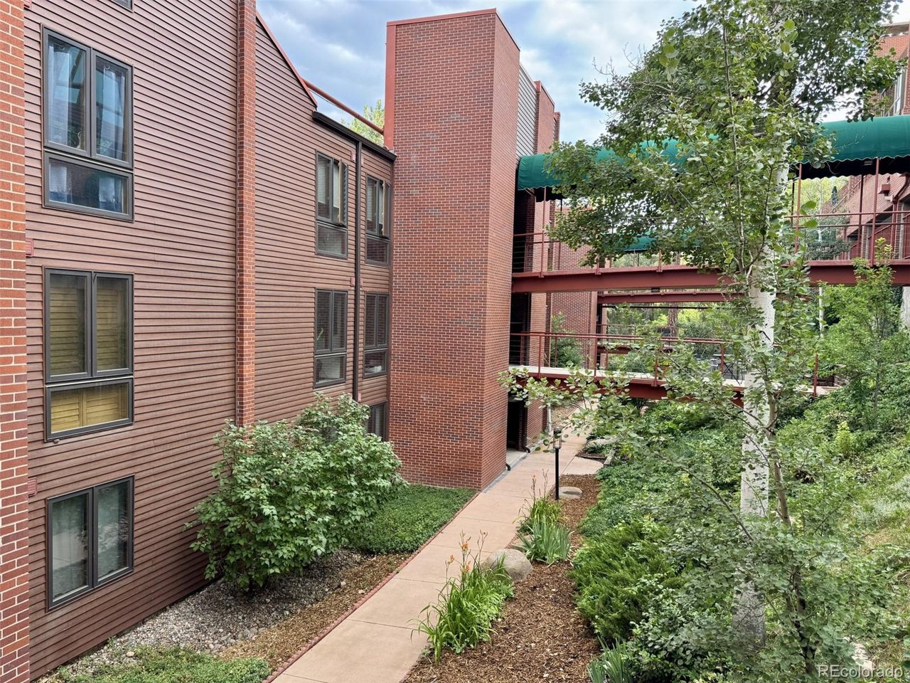 51 W Boulder St