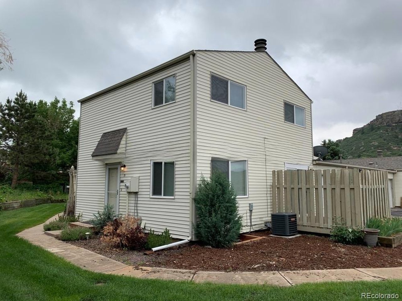 71 Mountain Shadows Ln