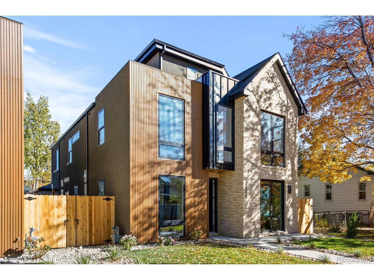 4548 Winona Ct