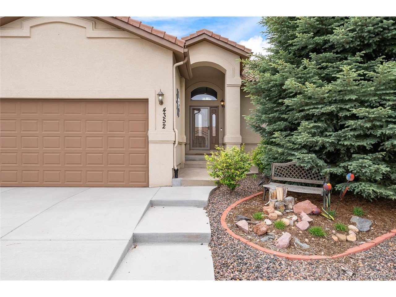 4352 Las Lunas Ct