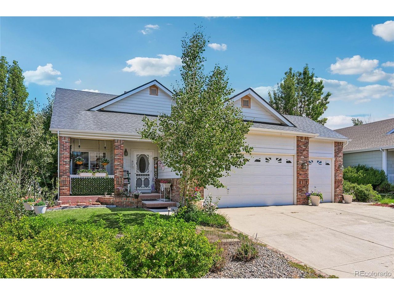 445 Mango Dr