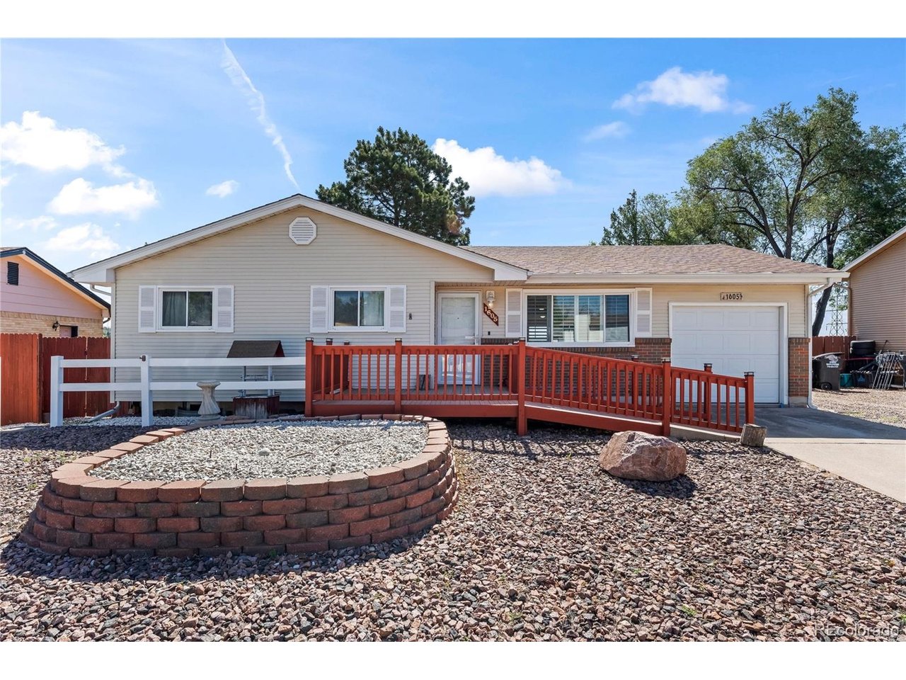 1605 Dixon Dr