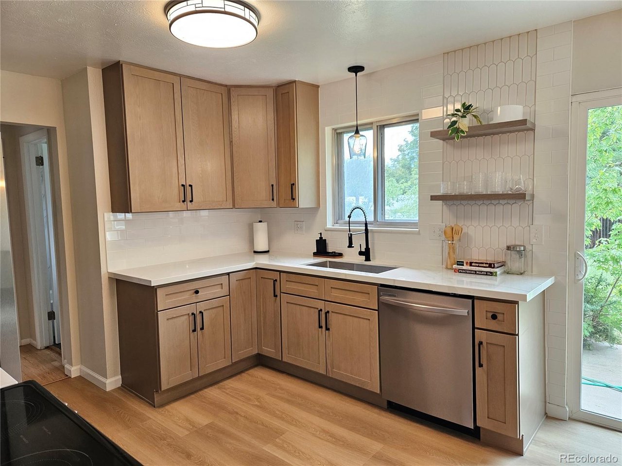 1434 Laurette Dr