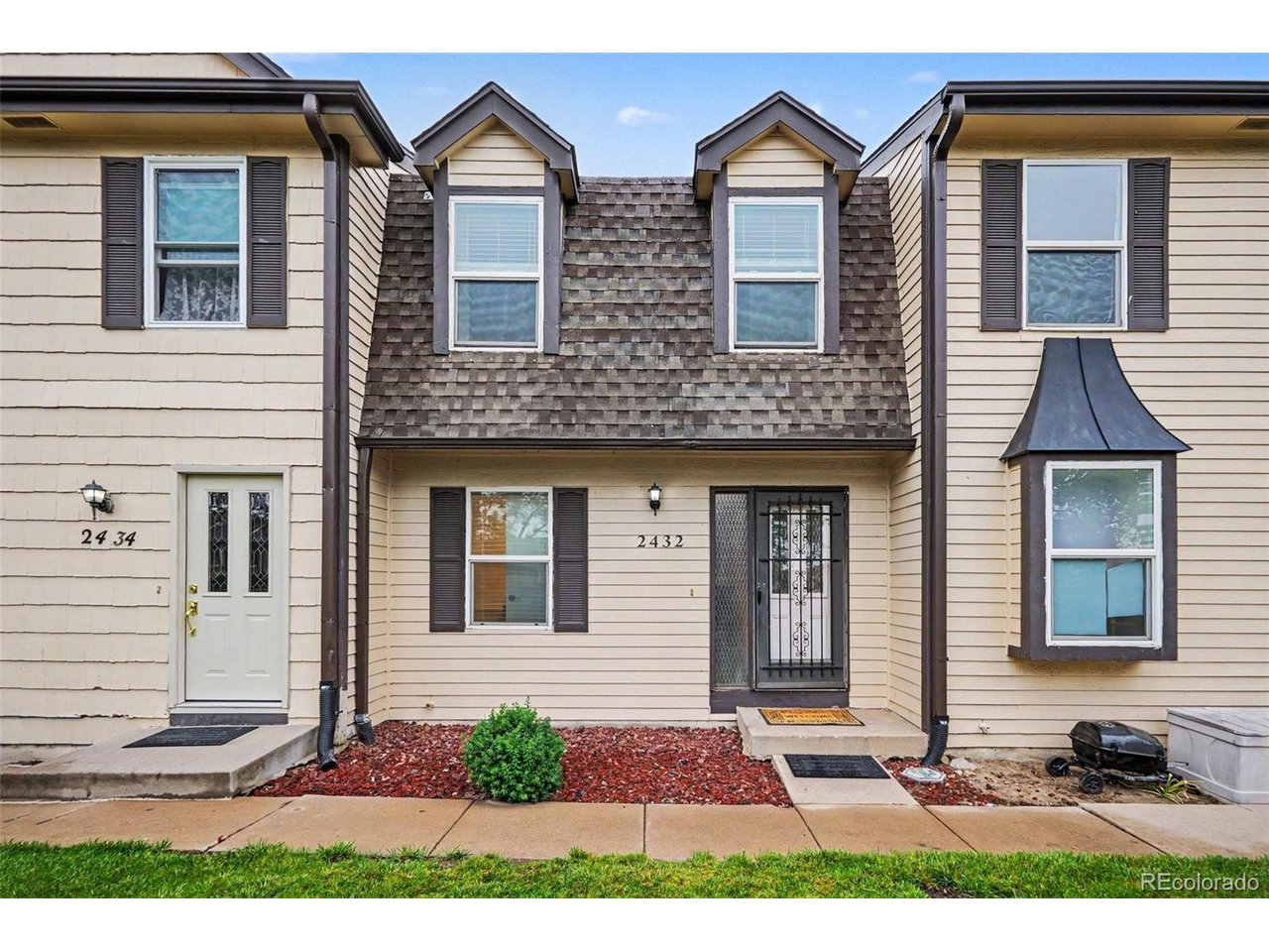 2432 Lexington Village Ln