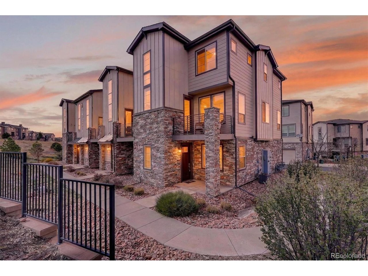 1592 Castle Creek Cir