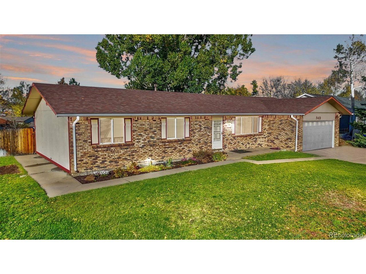 949 Mountain View Dr