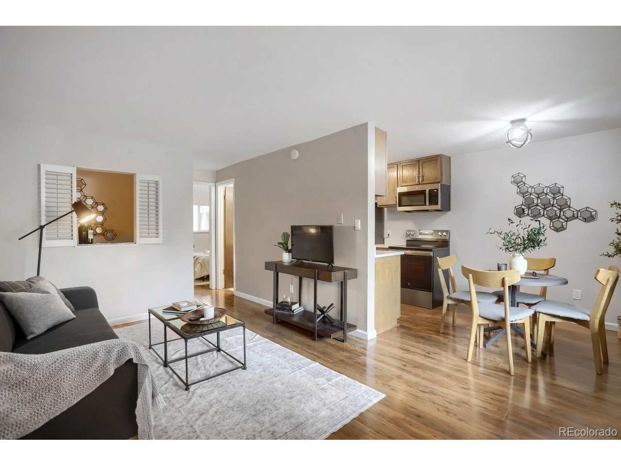 3161 Madison Ave P222